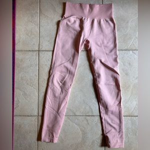 Light pink Bo + Tee leggings